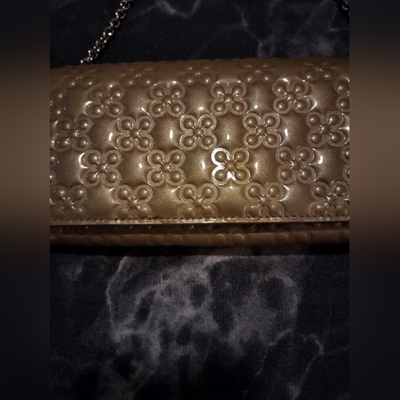 Rare Coach Elegant Gold Floral Embossed Chain Bag - Picture 6 of 7